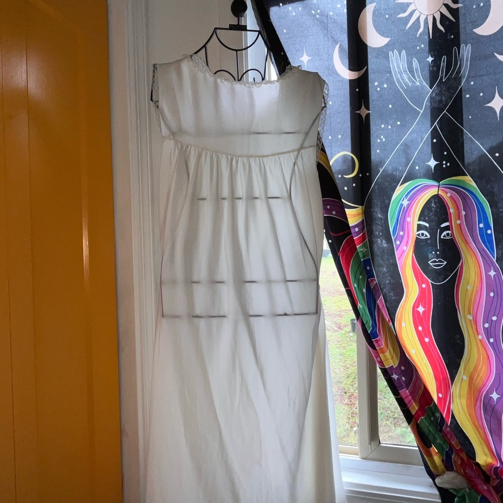 White Embroidered vintage grandma nightgown Dress - Picture 4 of 4